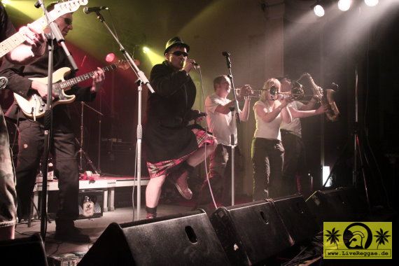 Mr. Review a.k.a. Rude - Visser (NL) Spirit From The Street meets Dynamite Ska, Felsenkeller, Leipzig 20. November 2010 (9).JPG